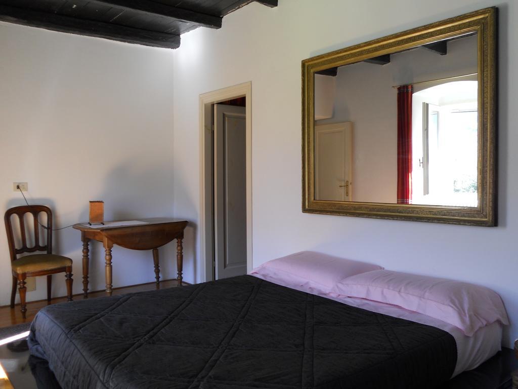 B&B L'Isola Piantedo Rum bild
